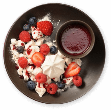 Eton mess, Dessert mit Baiser, Sahne und Beeren Eton mess, Dessert mit Baiser, Sahne und Beeren Bildnummer 60207201